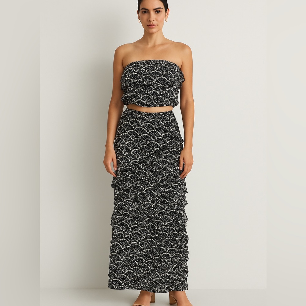 Strapless Black & White Printed Skirt Set